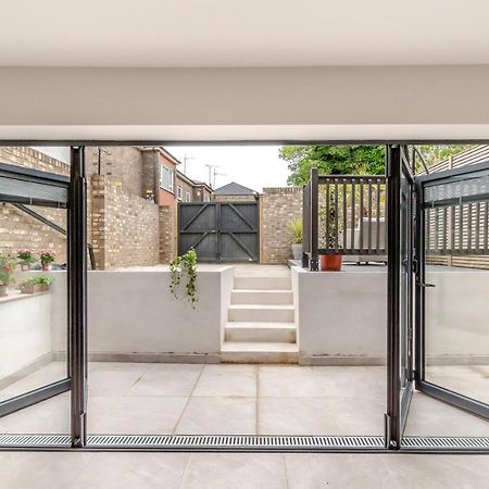 Appartement Modern Garden Flat With Private Parking à Londres Extérieur photo