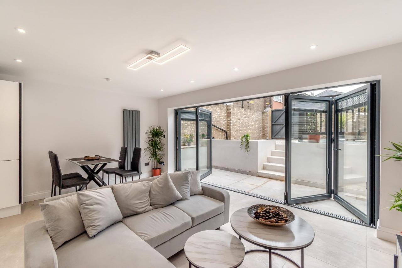 Appartement Modern Garden Flat With Private Parking à Londres Extérieur photo