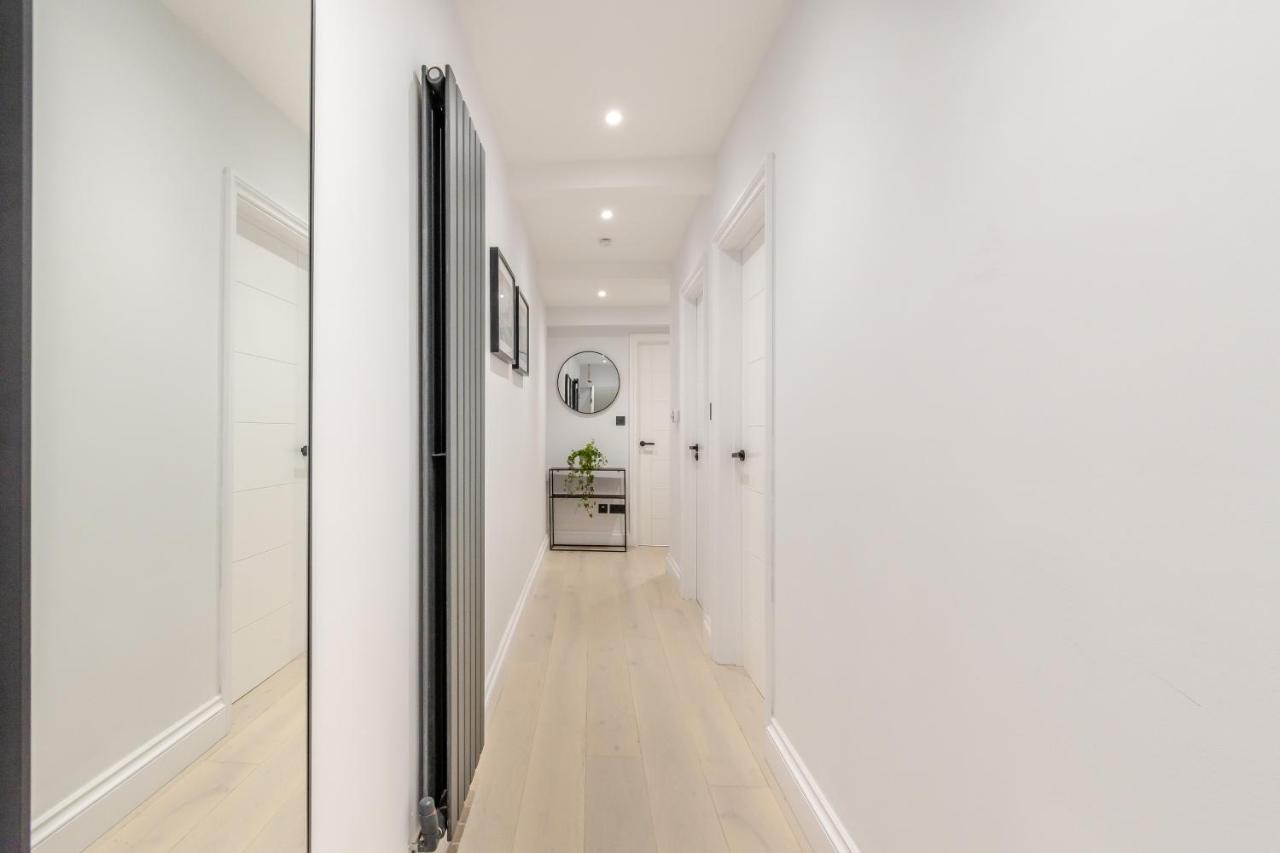 Appartement Modern Garden Flat With Private Parking à Londres Extérieur photo