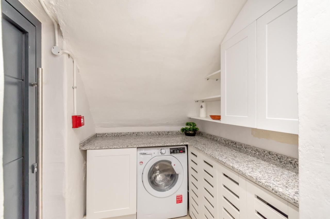 Appartement Modern Garden Flat With Private Parking à Londres Extérieur photo
