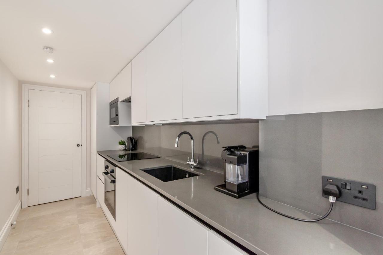Appartement Modern Garden Flat With Private Parking à Londres Extérieur photo